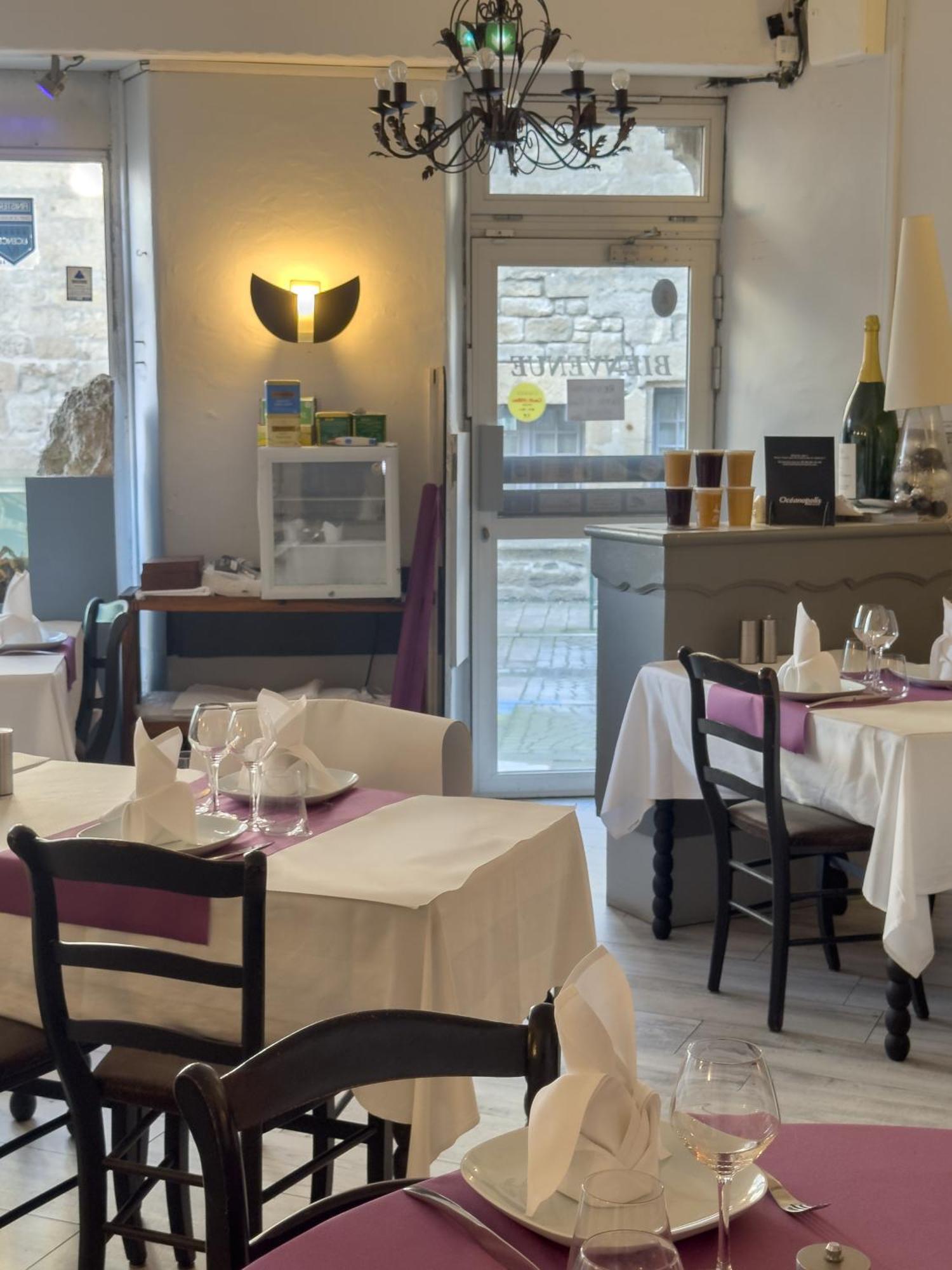 Logis Hotel Les Chardons Bleus Restaurant Le Bistrot De La Mer Roscoff Exterior photo